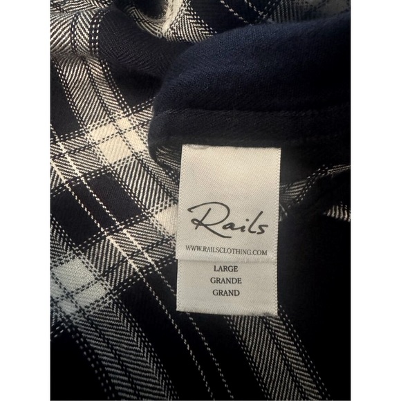 Rails Long Sleeve Rayon Button-up Shirt Navy & White Plaid Size Large - Picture 7 of 12